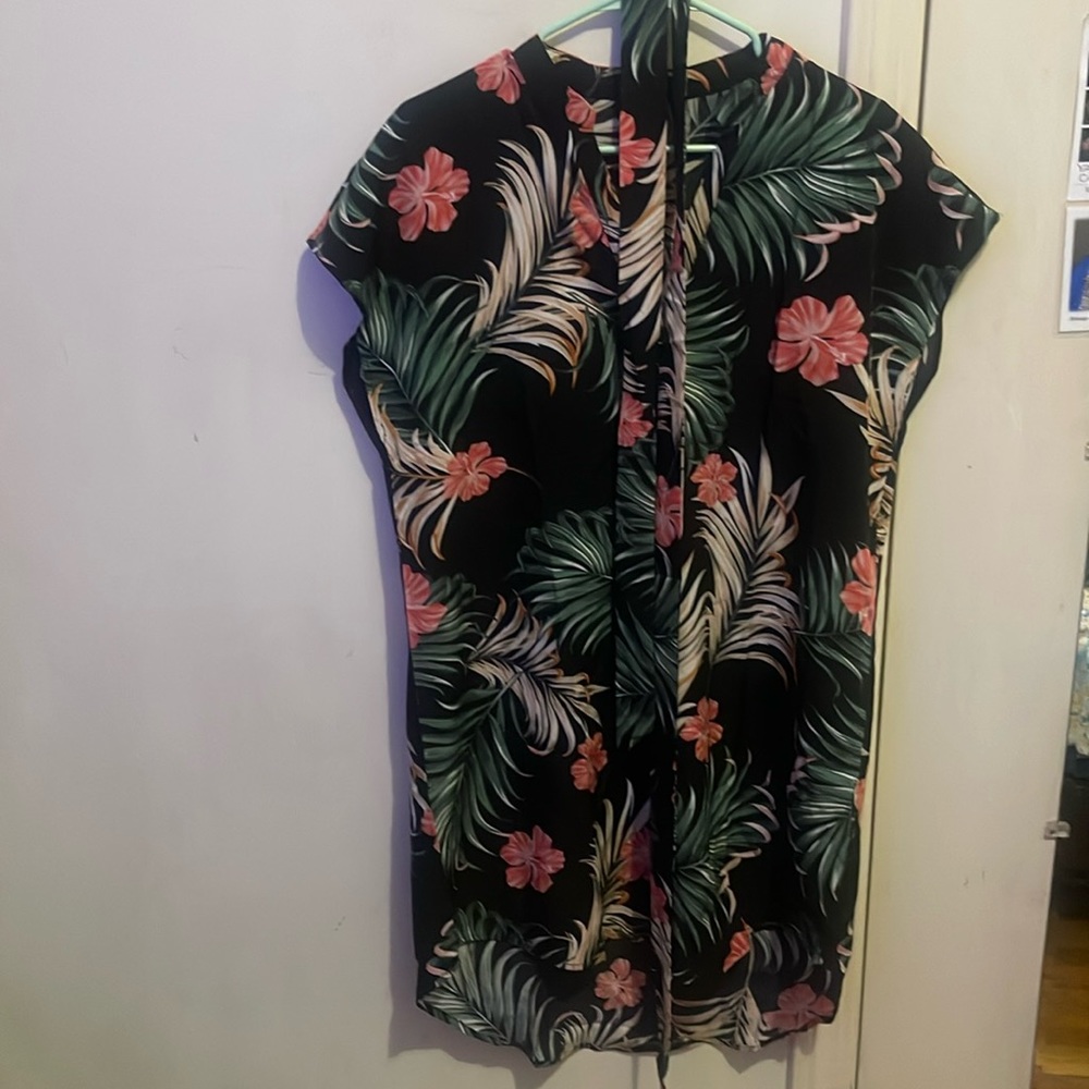 SHEIN light dress. Size large. Never worn.